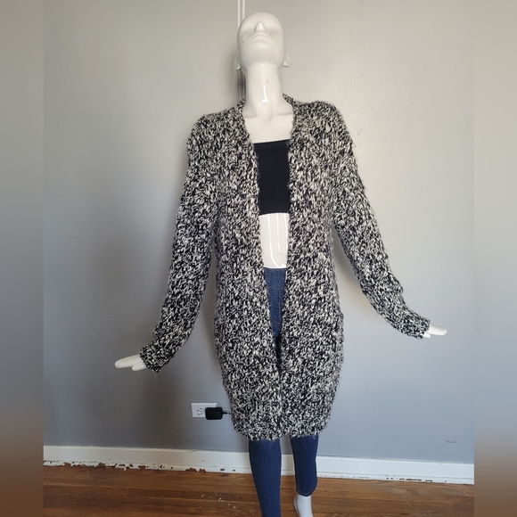 Brunette the Label Emily Oversized Cardigan, GUC, Size M/L - Picture 2 of 6